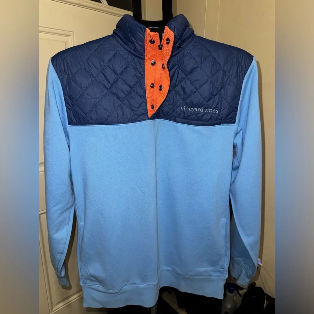Vineyard Vines I 3/4 Zip I Quilted Shoulder & Collar I Zipped-in Hoodie